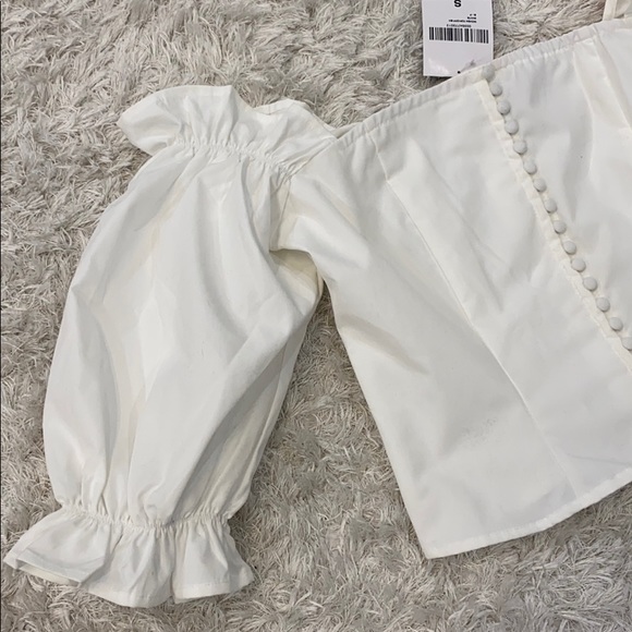 White Ruffle sleeve top - Picture 3 of 5